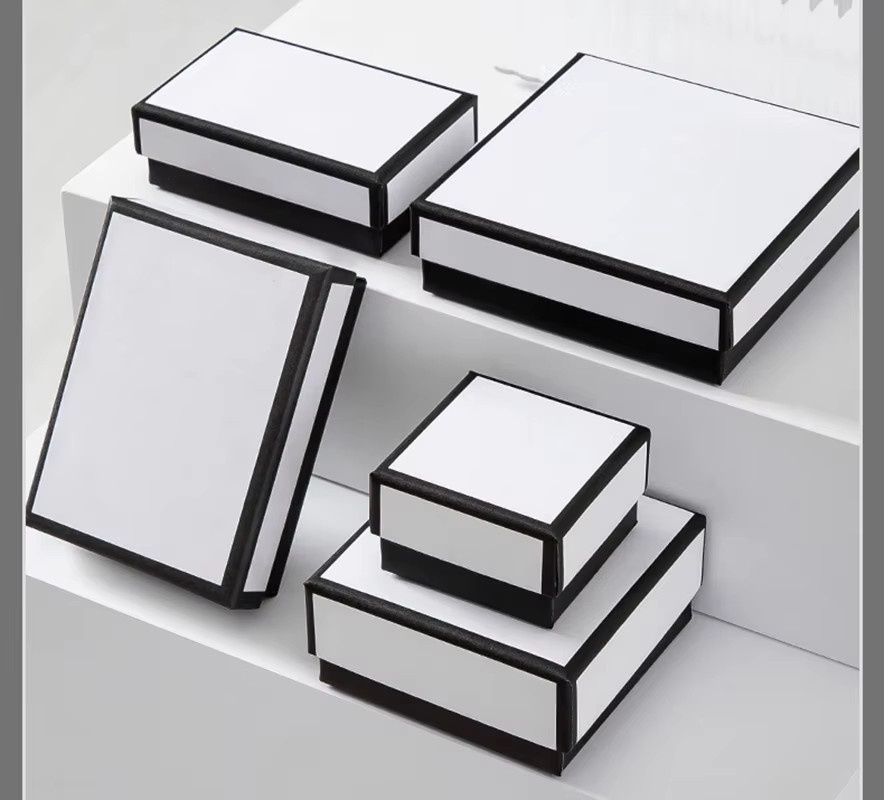 Schmuckverpackungsbox aus Papier für Ohrringe, Ringe, Armbänder und Halsketten in Schwarz und Weiß - Bild 2