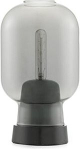 Normann Copenhagen Amp Tischleuchte mit grünem Glasschirm und Marmorfuß - Bild 1