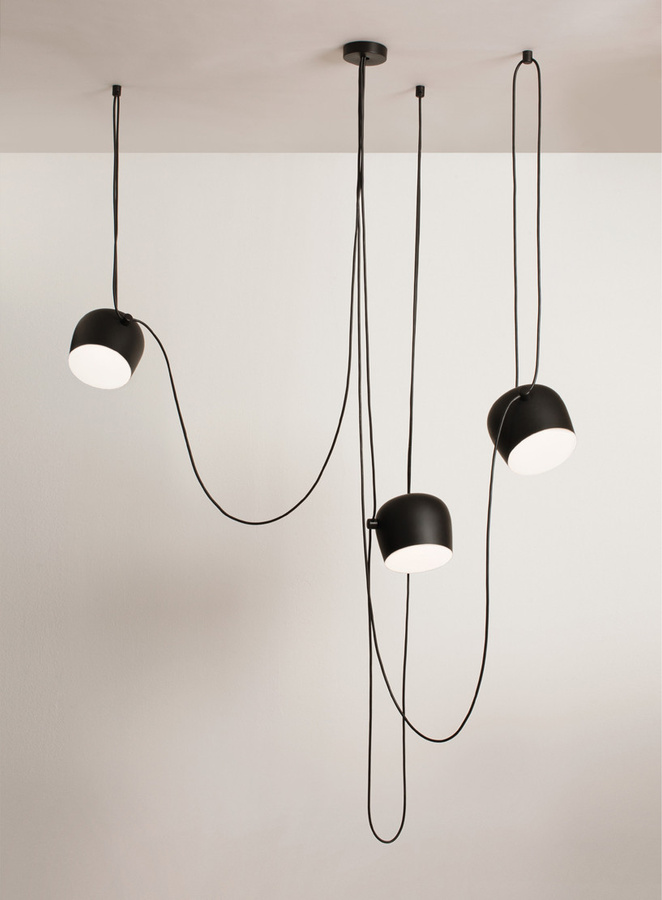 Flos Aim Pendelleuchte 3-flammig in Schwarz mit dimmbarer LED aus Polycarbonat und Metall - Bild 3