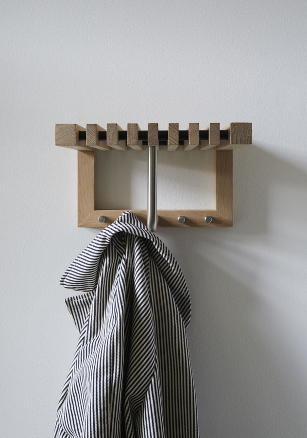 Skagerak By Fritz Hansen Cutter Minigarderobe aus Holz und Metall in Braun - Bild 1