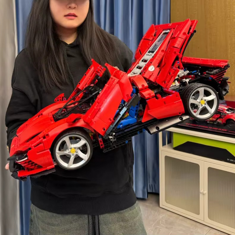 JOY TOY MOC Technik Roter SP3 Supersportwagen, Baustein-Set, 1:8, 3.778 Teile, ab 14 Jahren - Bild 2