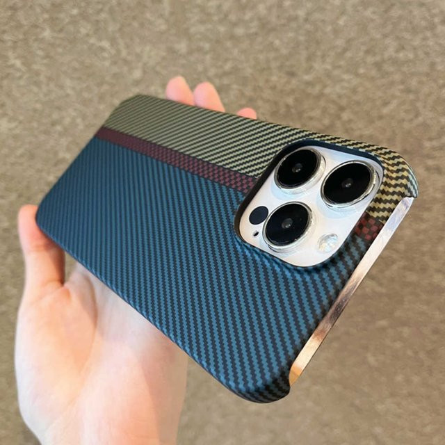 Kedootd Stoßfeste iPhone Schutzhülle im Carbon-Look für iPhone 15 14 13 12 11 Pro Max und Mini, Ultra dünne Kunststoff Case in Schwarz und Multicolour - Bild 1