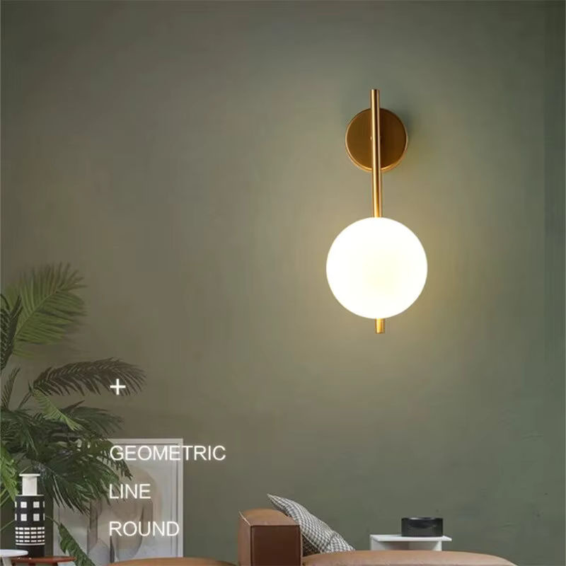 HAULVANG Nordische LED-Wandleuchte mit Mattglas-Kugel in Schwarz-Gold für Schlafzimmer, Küche und Esszimmer inklusive G9-Glühbirne - Bild 4