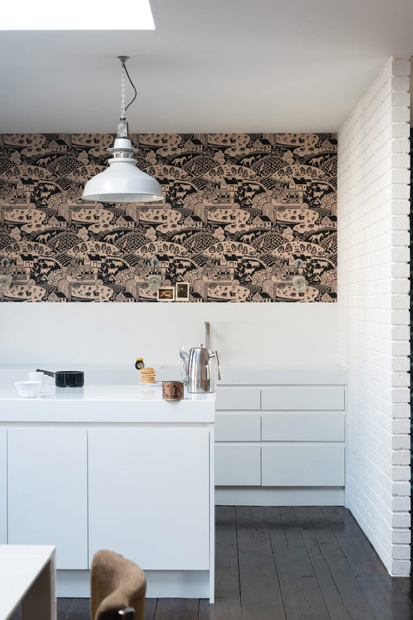 Farrow & Ball Mural Wallpaper Gable in Off-Black und Setting Plaster mit floralem Muster und Tiermotiven - Bild 1
