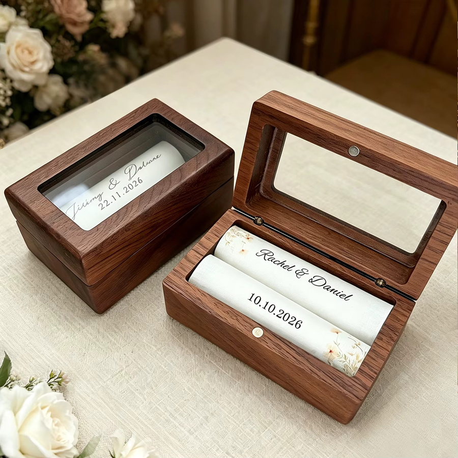 Individuell gravierte Ringbox aus Walnussholz mit Klarsichtfenster in Braun für Hochzeit und Verlobung - Bild 3