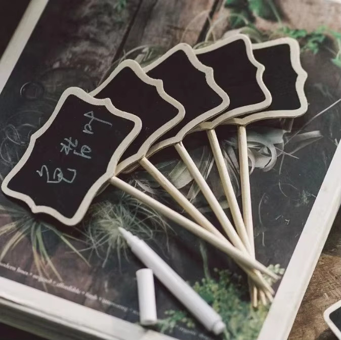 10 Stück Mini-Kreidetafeln aus Holz in Braun und Schwarz als Dekorationsetiketten für die Speisekammer oder als Kindertafel - Bild 4