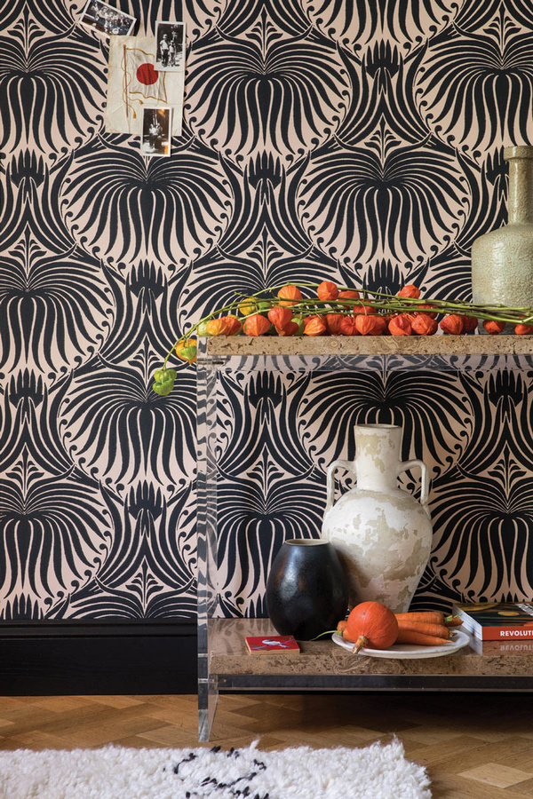 Farrow & Ball Tapete Lotus Setting Plaster/ Off-Black mit floralem Botanical Design - Bild 1