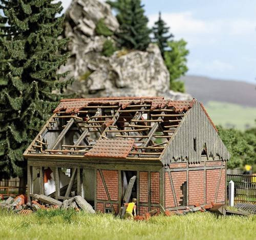 Busch 1669 H0 Verfallene Stallung, Modellbau, 1:87 - Bild 1