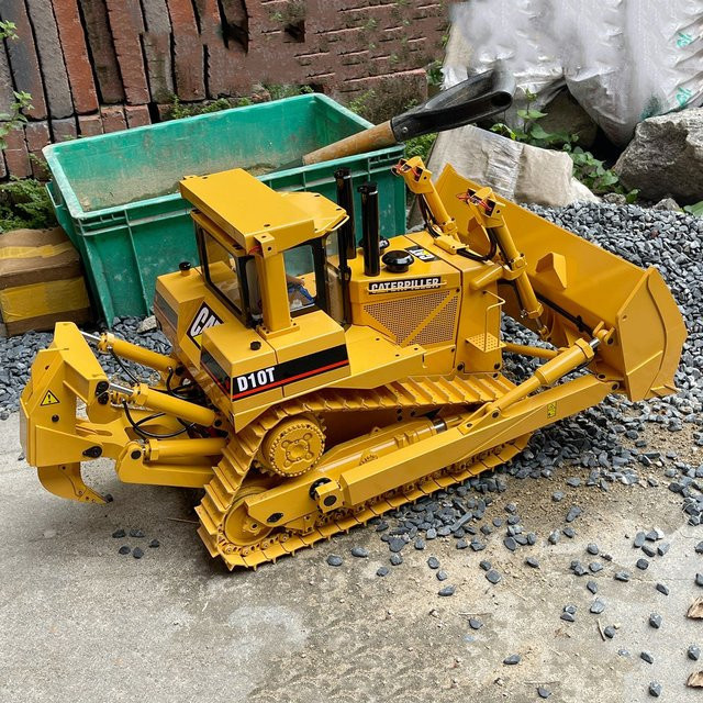 SMODELF JDM 98 DXR2 D9T RC Hydraulischer Bulldozer, 1/14, Metall, mit Licht und Sound, RTR - Bild 1