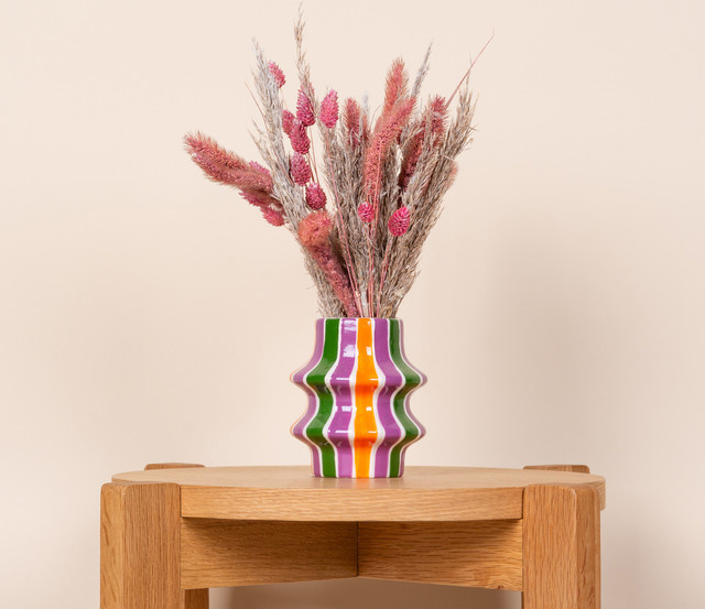 Keramikvase BLUME2000 mit ZickZack-Muster und Zackenform in Violett, Höhe: 11,5 cm, Breite: 9,5 cm, Tiefe: 9,5 cm - Bild 1
