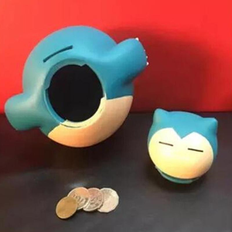 Pokemon Snorlax Spardose in zwei Posen als Figur für Kinder und Sammler, Blau und Weiß - Bild 2
