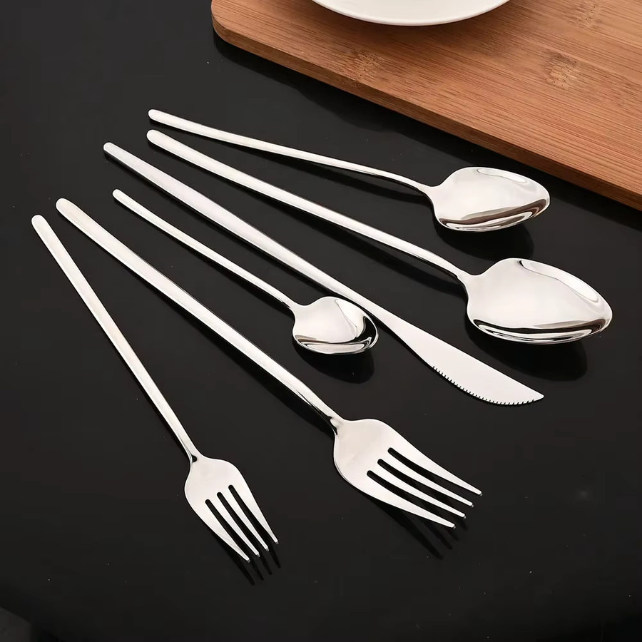 Uniturcky Besteckset aus Edelstahl mit Dessertgabel, Löffel und Messer, 5-teilig, Silber und Gold, poliert - Bild 3