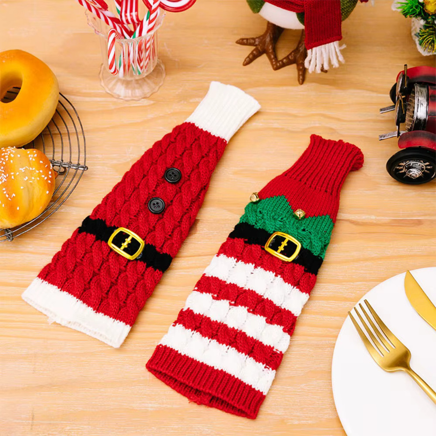 WakaParty Weihnachtliche Weinflaschenhülle mit Weihnachtsmann Motiv in Rot, gestrickte Weinflaschentasche aus Textil zur Tischdekoration - Bild 3