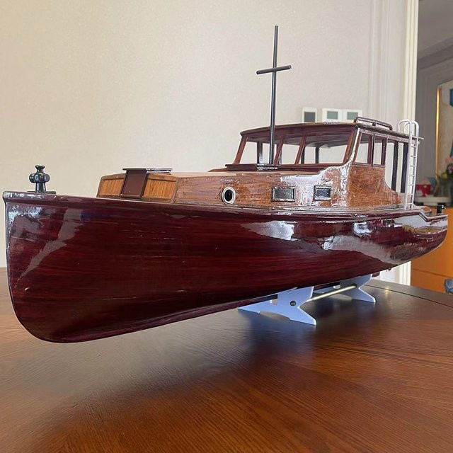 Goni Hemingway's PILAR RC Boot, Modellbausatz, 1:12, ferngesteuert - Bild 1