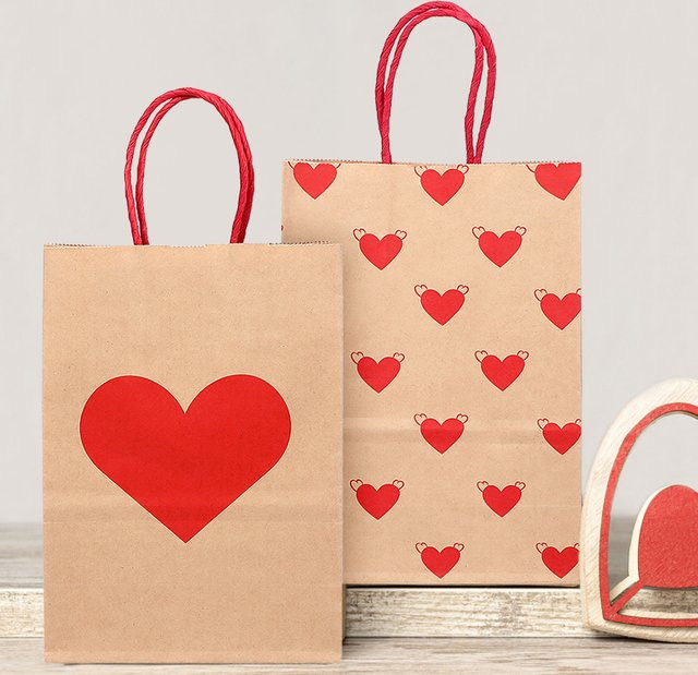 Geschenktüten aus Kraftpapier mit Herz-Design und Griff für Hochzeiten, Geburtstage und Partys, Braun - Bild 1