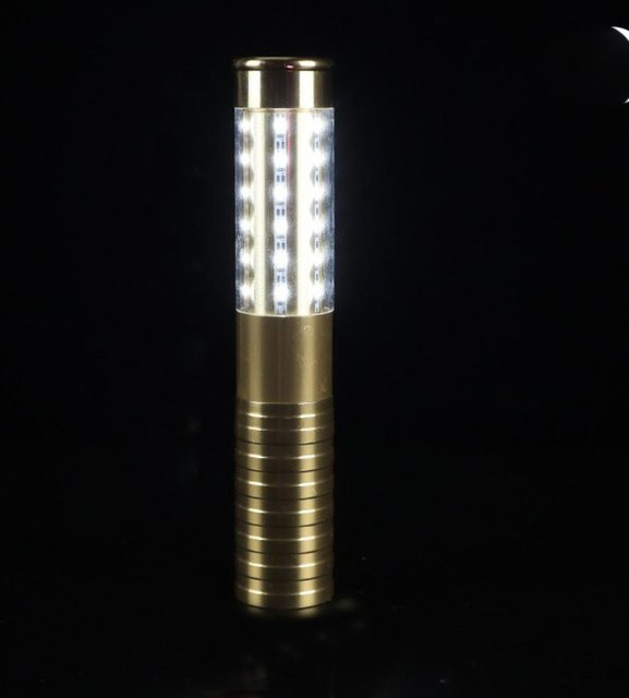 Wiederaufladbare LED-Stroboskop-Stäbe für Party-Dekoration in Gold und Silber mit RGB-Lichteffekten - Bild 1