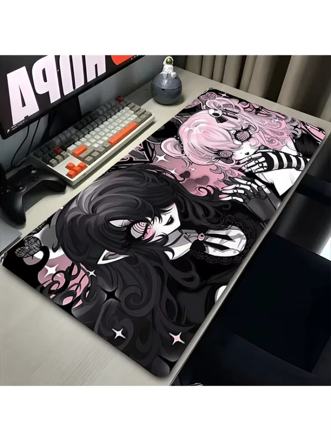 Großes Gaming-Mauspad mit Gothic-Girls-Design in Pink und Schwarz, rutschfest und mit genähten Kanten für Büro und Zuhause - Bild 2