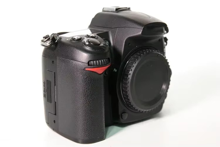Nikon DSLR Kamera D7000 mit HD Digital Kamera und VR-Objektiven in Schwarz - Bild 2