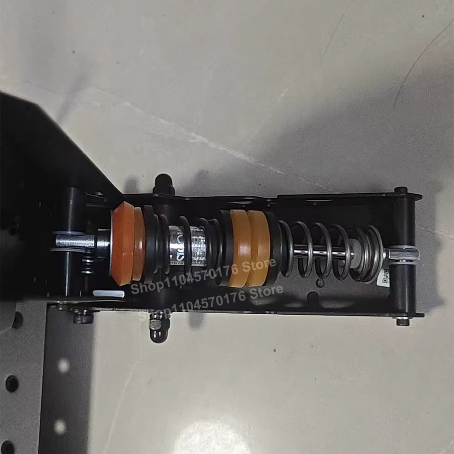 MOZA Racing Pedal Mod Kit mit hydraulischen Federdämpfern für Kupplung, Gas und Bremse in Schwarz, kompatibel mit MOZA R12, R9, R5, R3 und SRPLITE - Bild 2