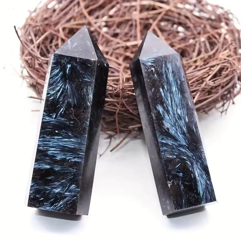 Sisterstone Arfvedsonit Quarz Kristall Turm in Schwarz als geometrische Dekoration und Heilstein - Bild 4