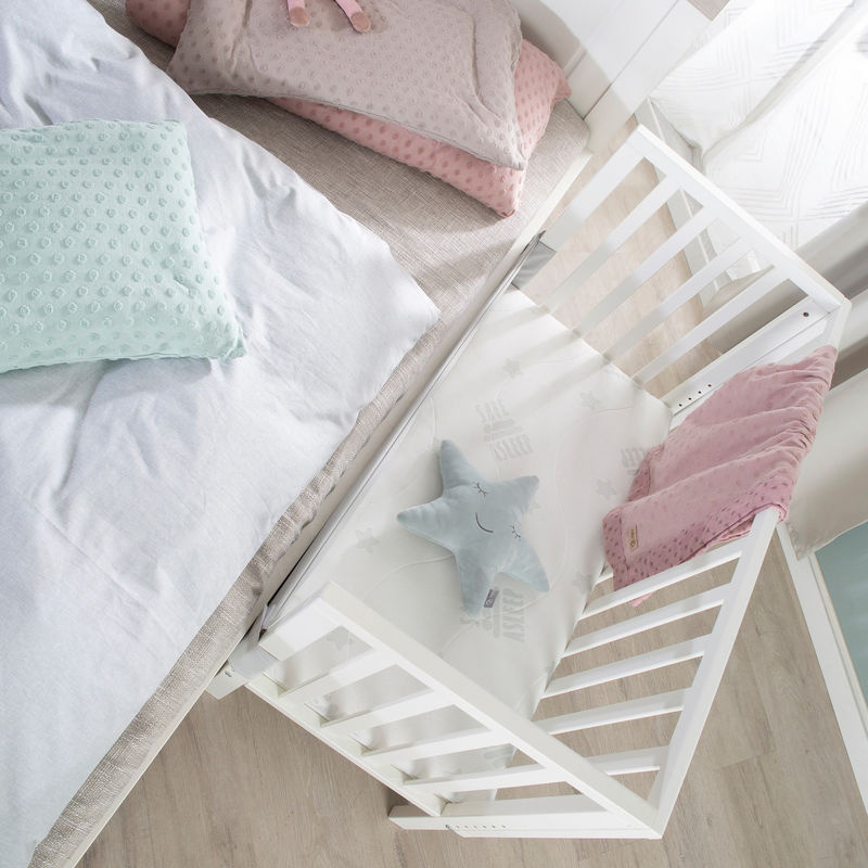 Roba Beistellbett 2in1 safe asleep mit Barriere und Matratze aus Holz in Weiß - Bild 5