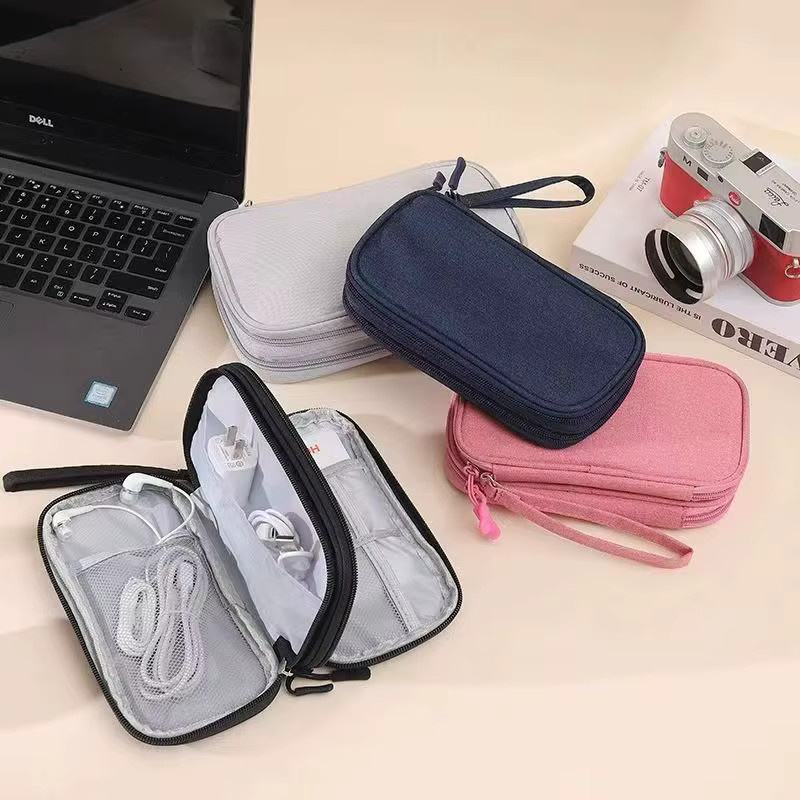 Tragbare Doppelschicht Reise-Aufbewahrungstasche für digitale Produkte in Blau mit USB-C Kompatibilität - Bild 2