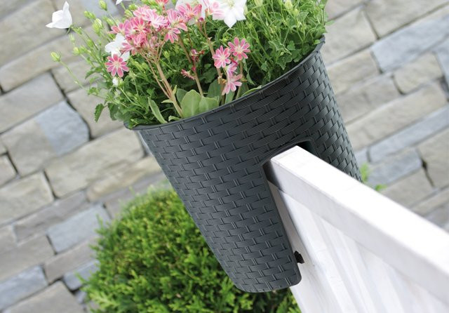 Geländer Pflanztopf Powertec Garden in Anthrazit mit Rattan-Optik, B/T/H: 29,5 x 24,5 x 22,5 cm - Bild 1