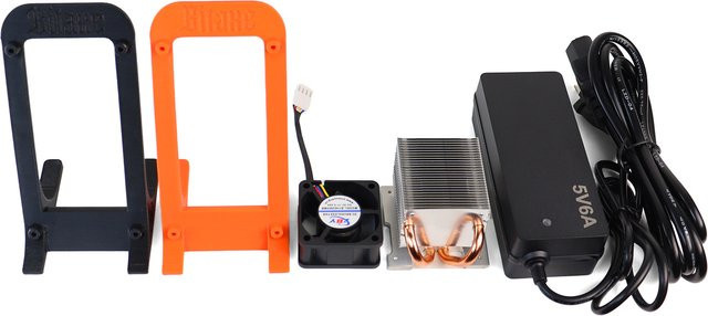 Lucky Miner Zubehör Set für Bitaxe Gamma 601 Mining-Maschine in Orange mit Lüfter, Kühlkörper, Netzteilen, Steckern und Halterungen - Bild 1