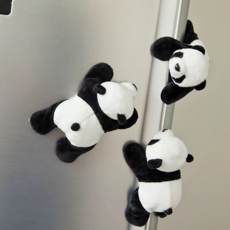 Weicher Plüsch-Panda-Magnet in Ovalform aus weißem Textil für Whiteboard und Kühlschrank - Bild 2