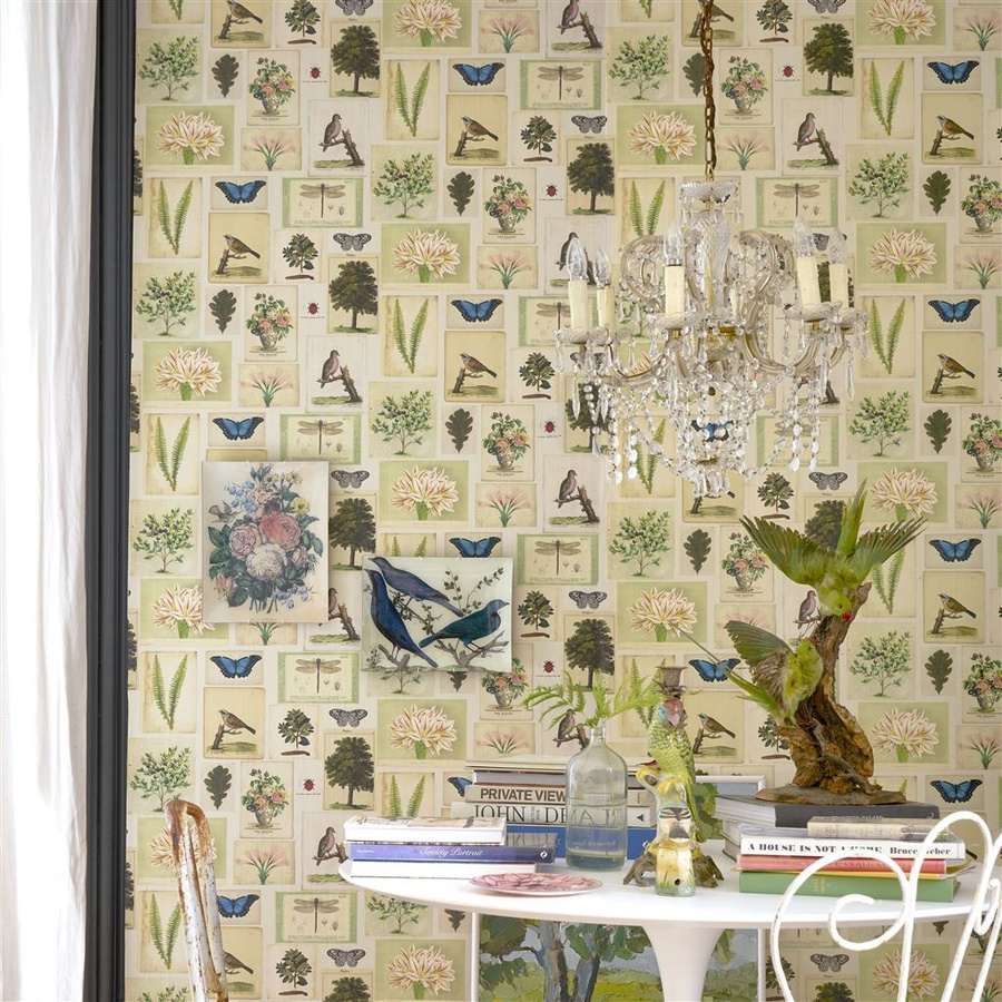 John Derian Tapete Flora and Fauna Parchment in Beige und Multicolour mit botanischem Design - Bild 1
