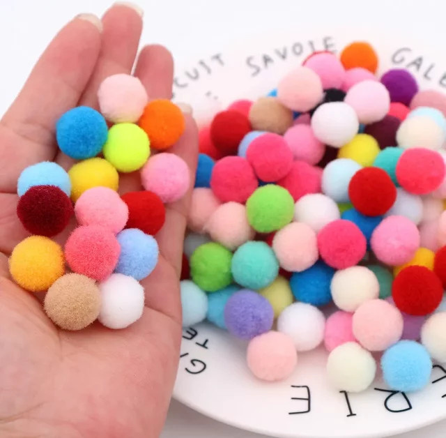150 Stück bunte und weiße Plüsch-Pompons für DIY-Projekte, Durchmesser: 1,5 cm, 20 g pro Beutel - Bild 1