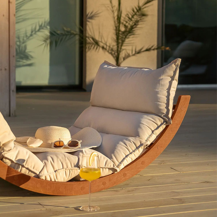 FitWood Schaukelliege LAAKSO in Braun mit ergonomischer Kurve und skandinavischem Design - Bild 4