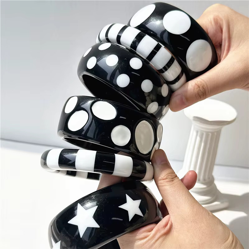 HUANZHI Manschette Armband, Schwarz Weiß Polka Dot Stern, Damen - Bild 2