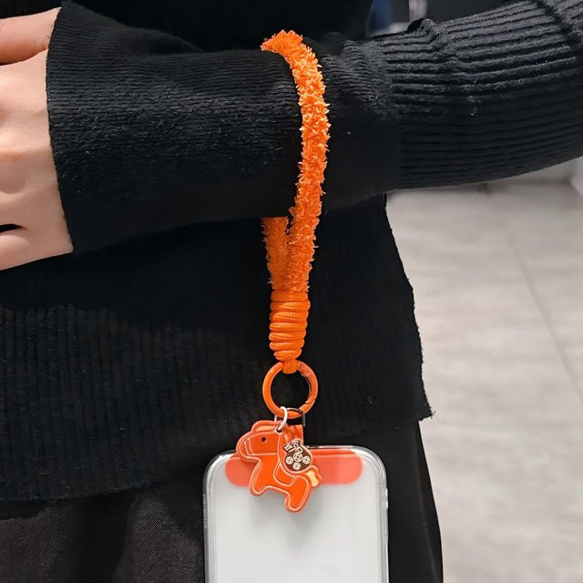 ZHANZHI Cartoon Handy-Lanyard aus Plüsch als kurzes Handgelenkseil und universelles Anti-Verlust-Zubehör für dein Smartphone - Bild 1