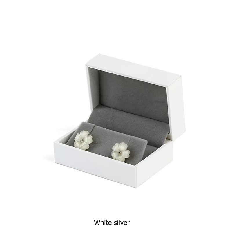 Schmuckaufbewahrung von WILLJANE in Grün aus Kunstleder als Organizer-Box für Ohrstecker, Piercings und Halsketten - Bild 2
