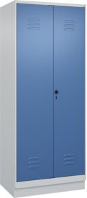 C+P Wäsche- und Kombispinde Classic PLUS mit Sockel, 2 Abteile, Fernblau RAL 5023, H x B x T: 195 x 80 x 50 cm - Bild 1