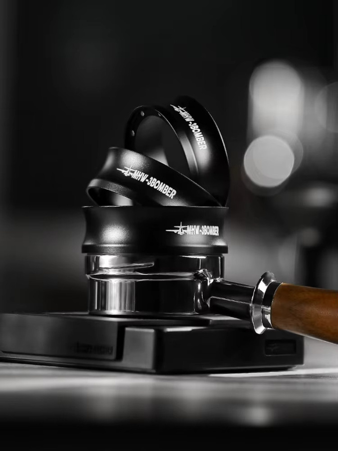JUSTINLAU Magnetischer Kaffee-Dosiertrichter aus Edelstahl in Schwarz, Espresso-Dosierring für Siebträger, Durchmesser: 58 mm - Bild 7