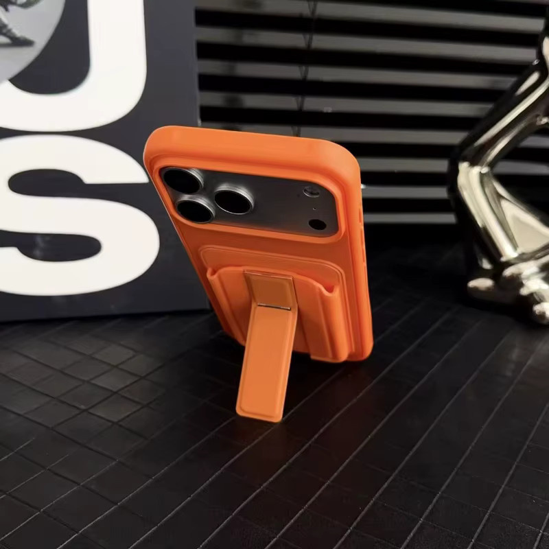 RUWANGAA Stoßfeste Handyhülle mit Kartenhalter aus mattem PC und weichem TPU für iPhone 17 Pro Max, 16 Pro Max, 15, 14, 13 in Orange - Bild 4