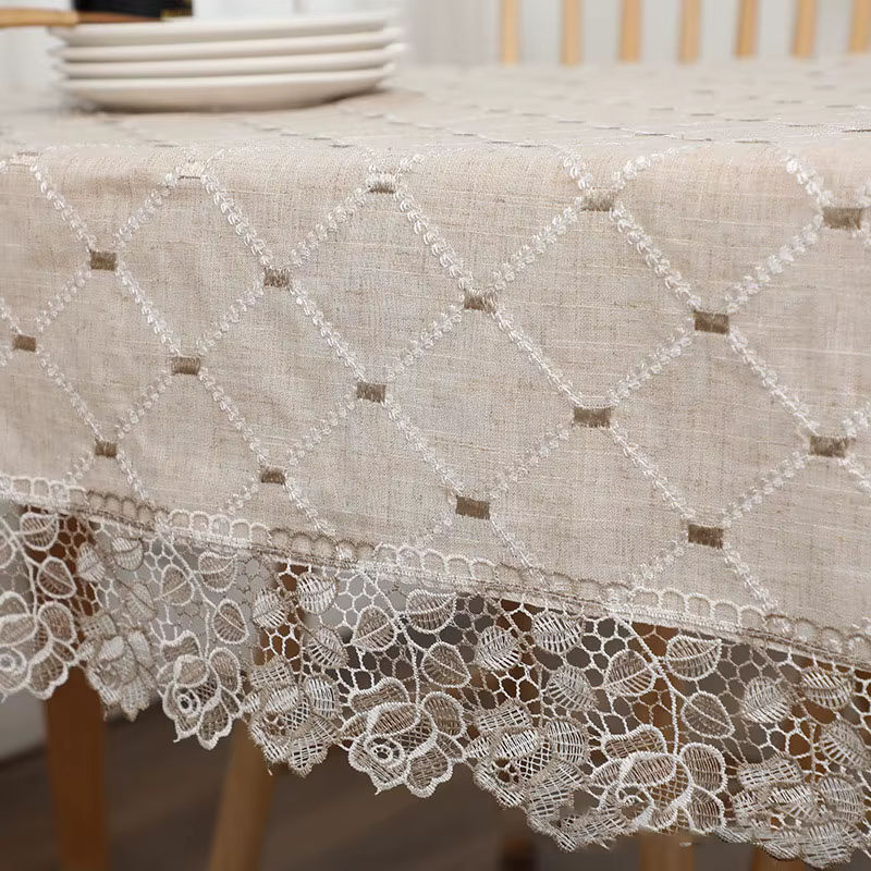 YOMDID Baumwolle Tischdecke mit Blumen-Stickerei und Spitze in Beige für Hochzeit und Weihnachtsdekoration - Bild 2