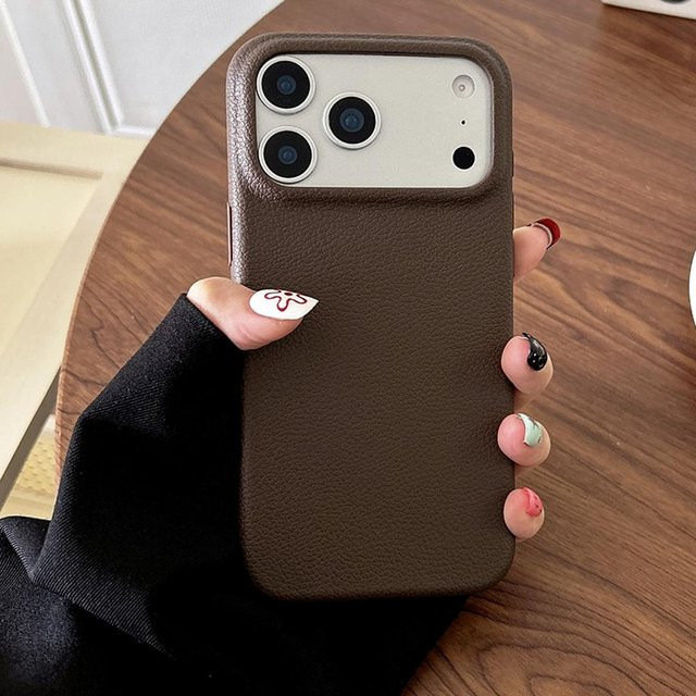 Rui Di Stoßfeste Handyhülle mit Lederstruktur aus weichem TPU für iPhone 17 Pro Max, 17 Air, 16 Plus, 15, 14, 13, 12, 11 Pro Max in Dunkelbraun - Bild 1