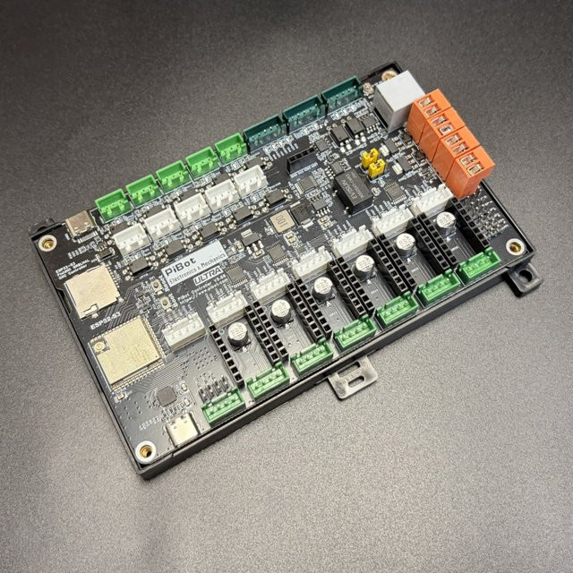 PiBot FluidNC GrblHAL ESP32-S3 CNC-Controller V5.88 Ultra in Schwarz mit 6+1 Achsen - Bild 1