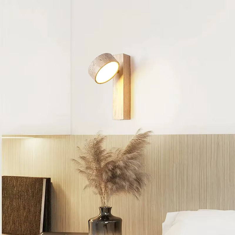 Homestay Nachttischlampe aus Holz in Walnuss und Beige mit LED-Warmweiß, drehbar und mit Zugschalter - Bild 3
