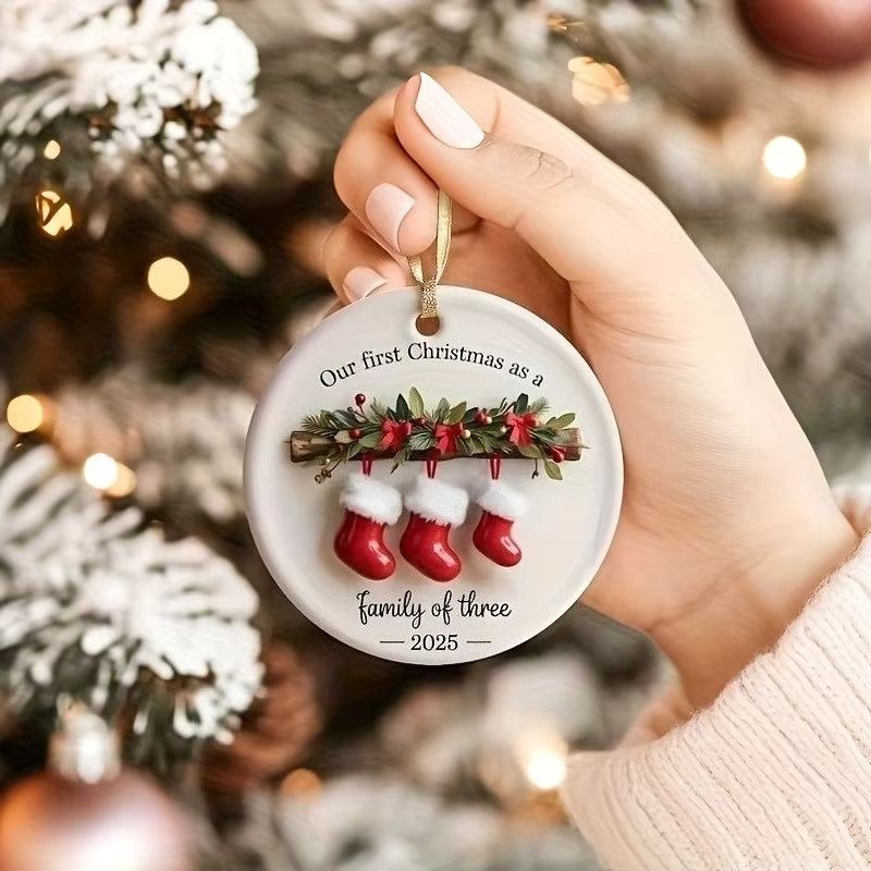 DUTRIEUX Keramik-Weihnachtsornament Familie von drei 2025 in Weiß zum Aufhängen für den Weihnachtsbaum - Bild 3