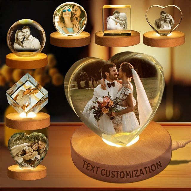 Personalisiertes Herz-Kristall-Foto von 4MELLY als individuelles graviertes Geschenk in Transparent, ideal für Jahrestag, Hochzeit oder Geburtstag - Bild 1