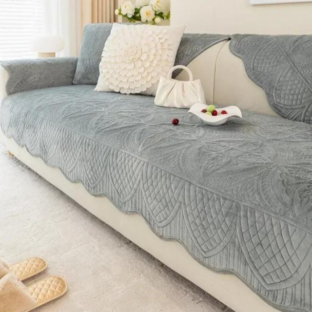 Plüsch-Sofakissen in Grau als quadratischer Couchbezug aus Polyester, B/B: 45 x 45 cm - Bild 1