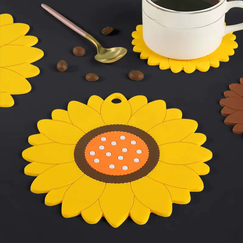 Hitzebeständiger Untersetzer in Sonnenblumen-Design aus PVC, Gelb, Durchmesser: 20,0 cm - Bild 3