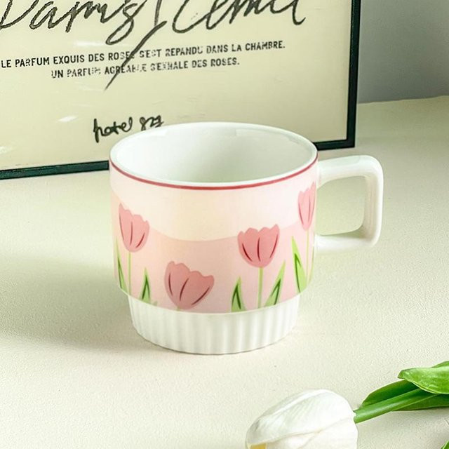 Yiran bag Keramik Geschenkbox mit Tulpen-Design: Duo-Set aus Bechern in Rosa und Beige mit Deckel, Volumen: 350 ml - Bild 1