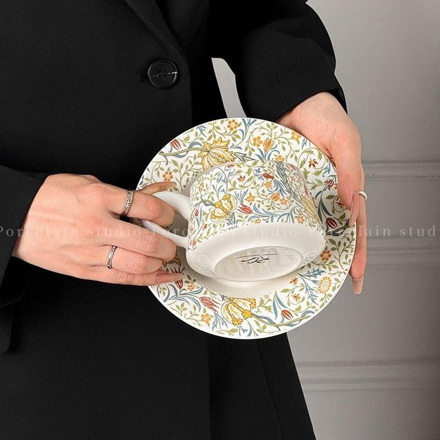 Jinyun Retro Kaffeetasse aus Keramik mit Untertasse und Blumenmuster, Weiß/Mehrfarbig, 300 ml - Bild 1