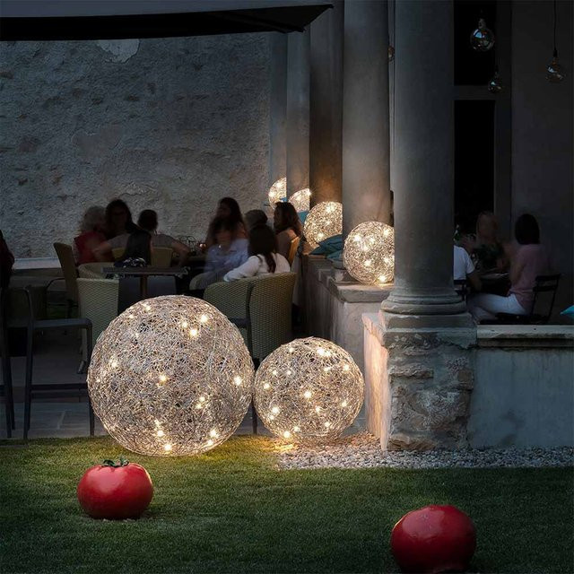 Catellani & Smith Fil de Fer F LED Outdoor-Leuchte IP65 in Weiß mit Ø 70 cm - Bild 1