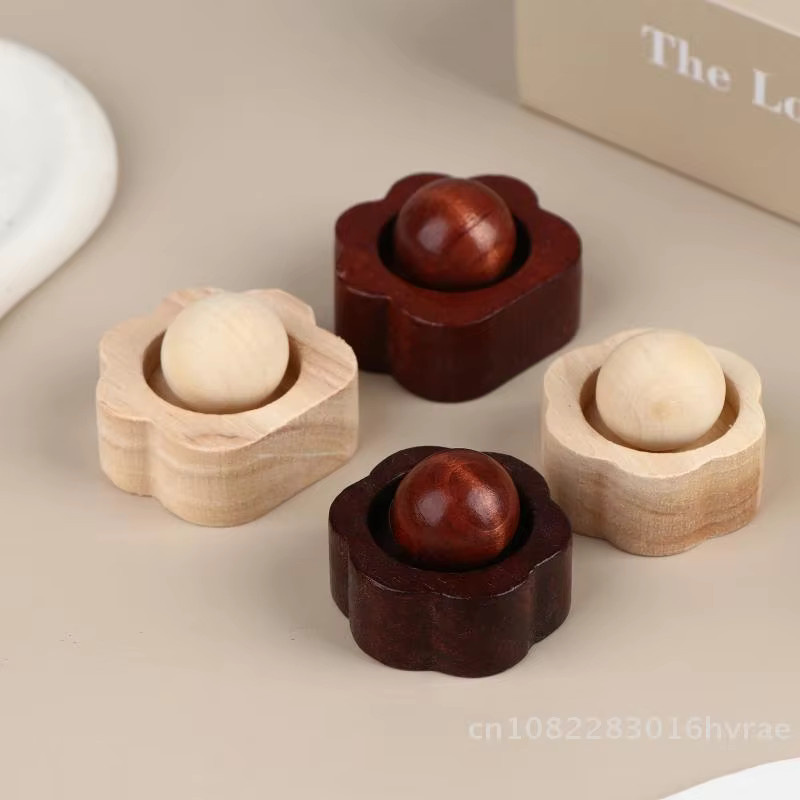Creative Planet Aromatherapie-Diffusor aus Massivholz für ätherische Öle, tragbare Duftkugel für Auto und Heimdekoration - Bild 1